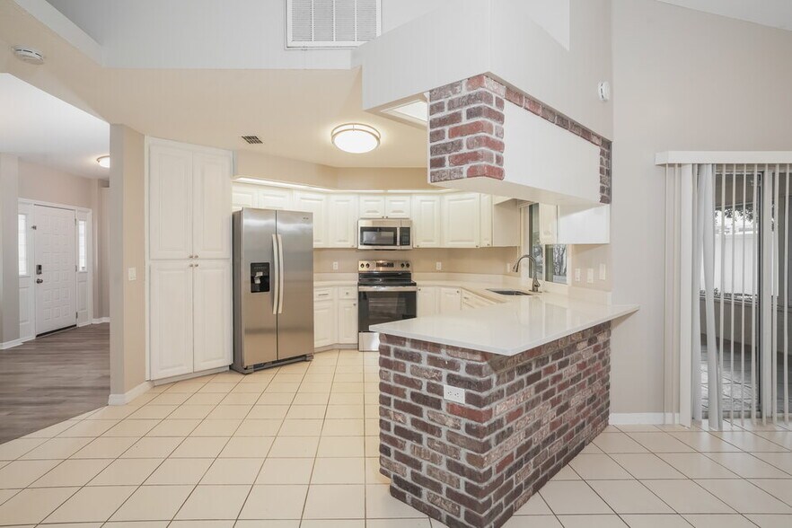 Building Photo - 7530 Gunstock Dr