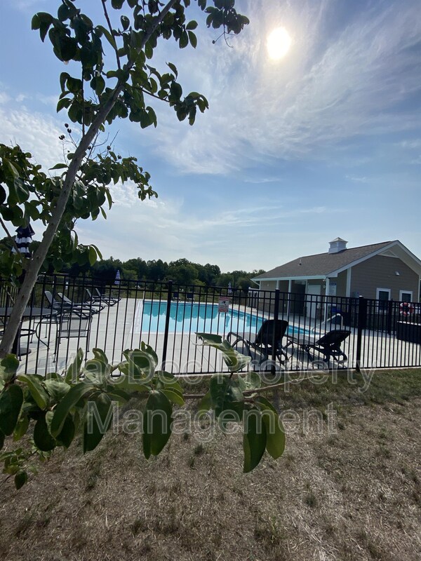 Building Photo - 9730 Cedarmass Cir