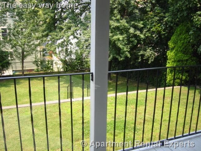 Building Photo - 38 Cherry St