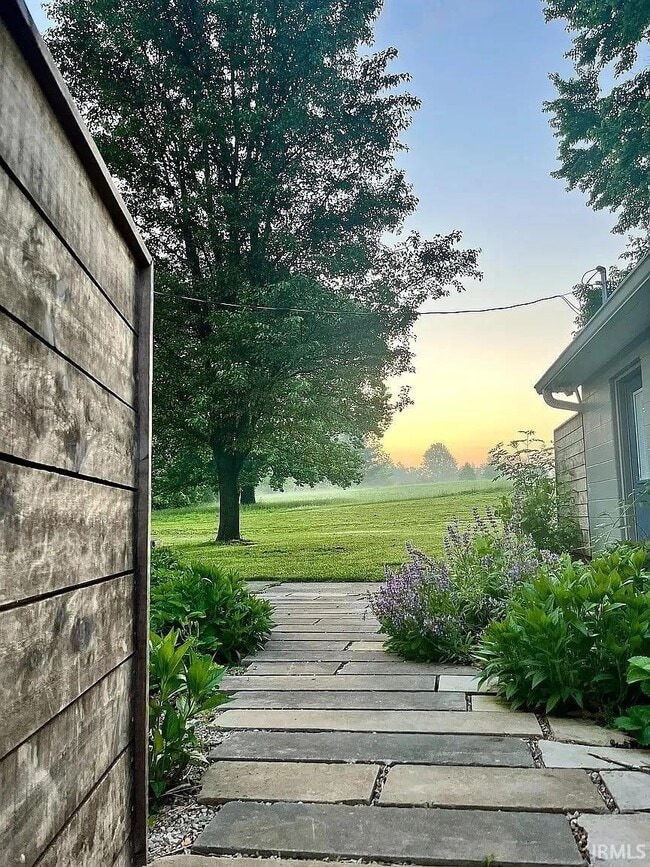 Building Photo - 5325 S Fairfax Rd