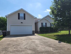 Building Photo - $1700 - 3 Beds 2 Bath + Bonus Room