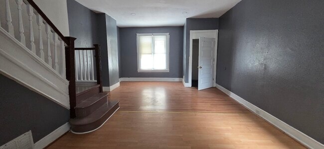 Building Photo - 5415 Pine St