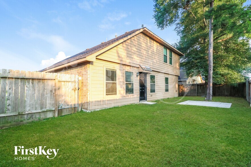 Building Photo - 21699 Horseshoe Dr