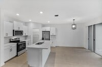 Building Photo - 8554 Via Mar Rosso