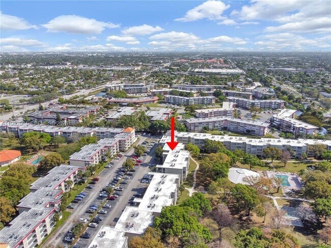 Building Photo - 2999 NW 48th Ave