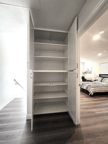 Building Photo - 123 E Bennett Ave