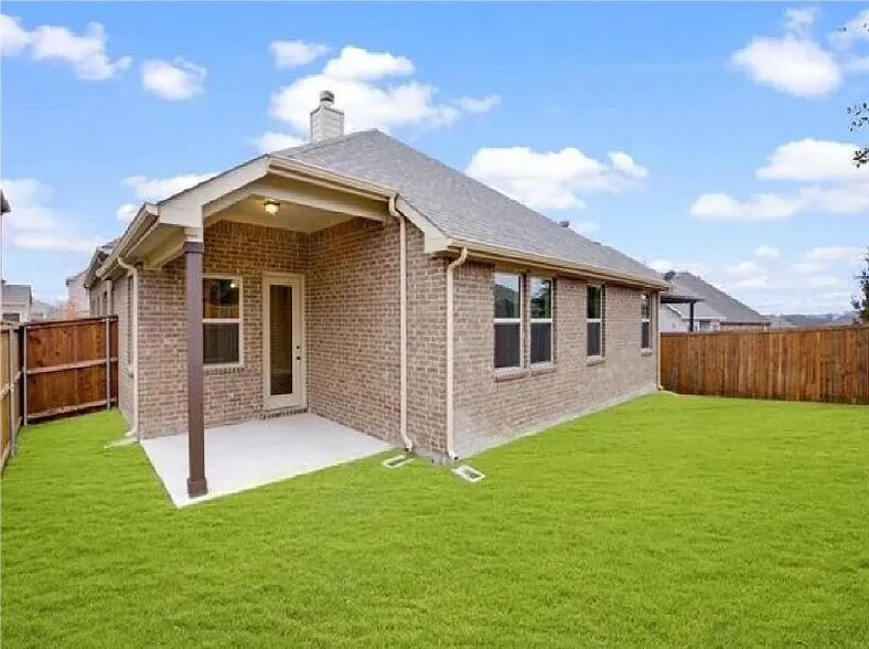 Building Photo - 10632 Helen Dr