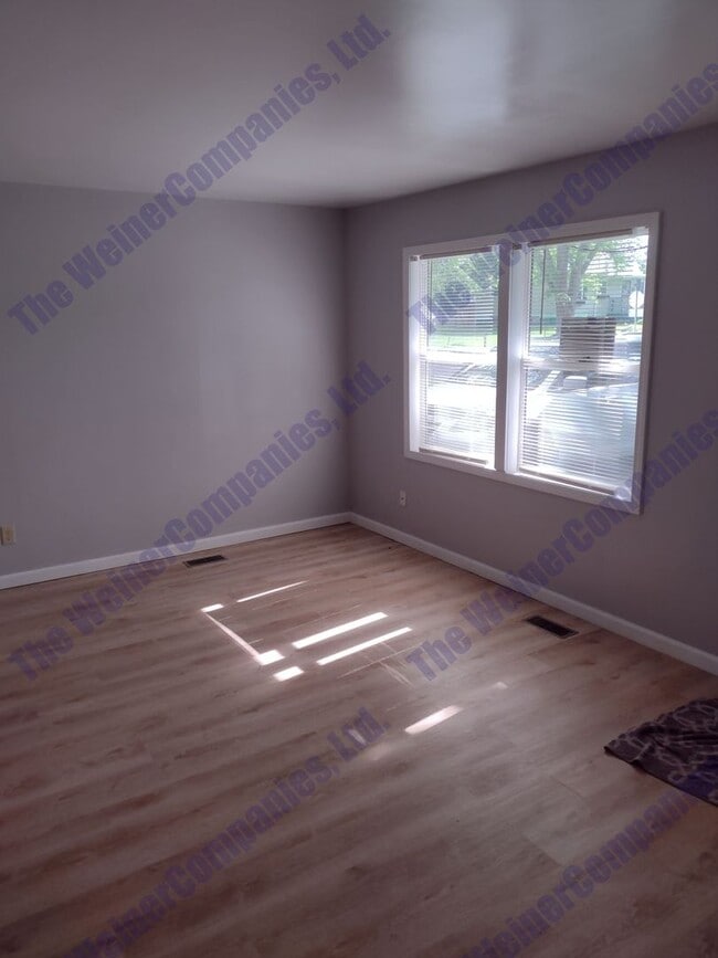 Building Photo - Sublease Available Now!!