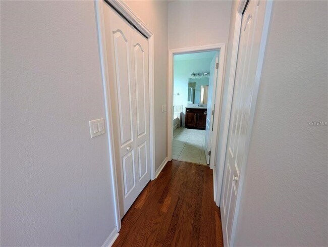 Building Photo - 5303 Moon Shell Dr