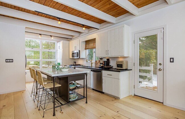 Building Photo - 97 Swamp Rd