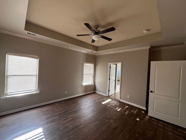 Building Photo - Fultondale/ Chapel Hill Sub-Division 4 BR / 2 Barhrooms / 2 car Garage