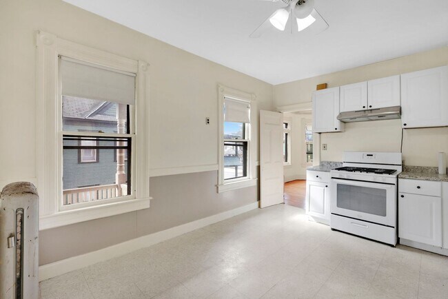 Building Photo - 65 Firglade Ave