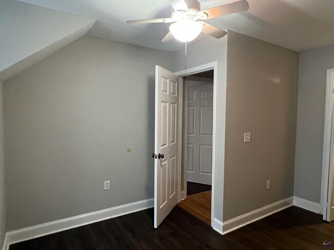 Building Photo - 253 Chadwick Cir