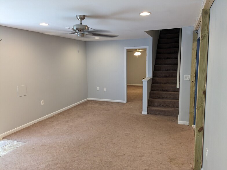 Building Photo - 3613 Brookeside Dr