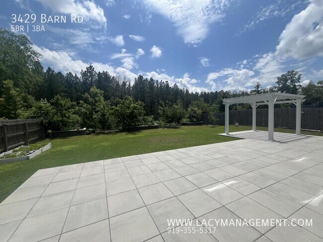 Building Photo - 3429 Barn Rd