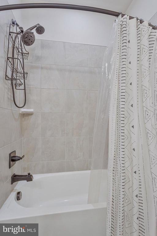 Building Photo - 10910 Presidential Pkwy