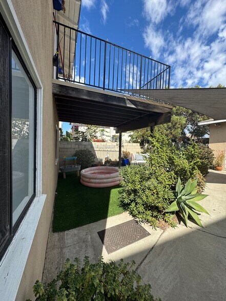 Building Photo - 714 Loma Dr