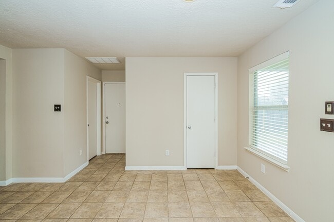 Building Photo - 29310 Hickory Terrace Dr