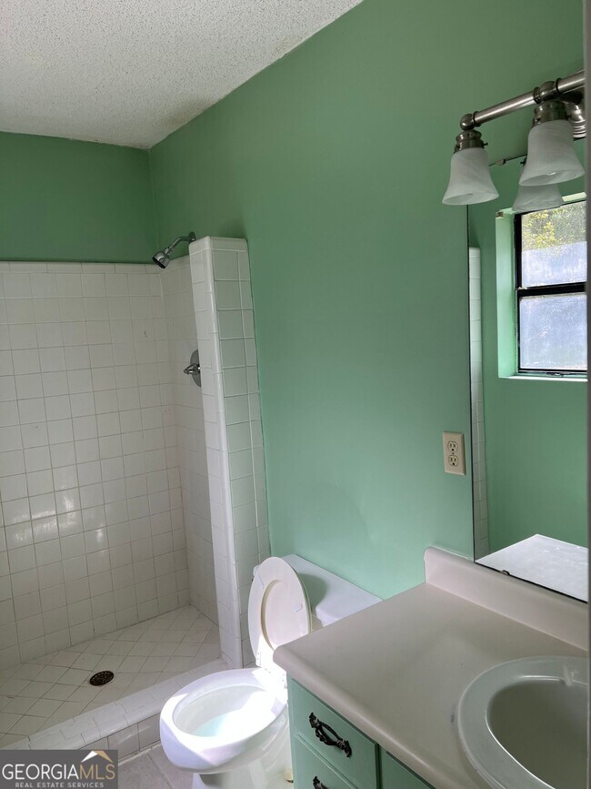 Building Photo - 203 Courtney Pl