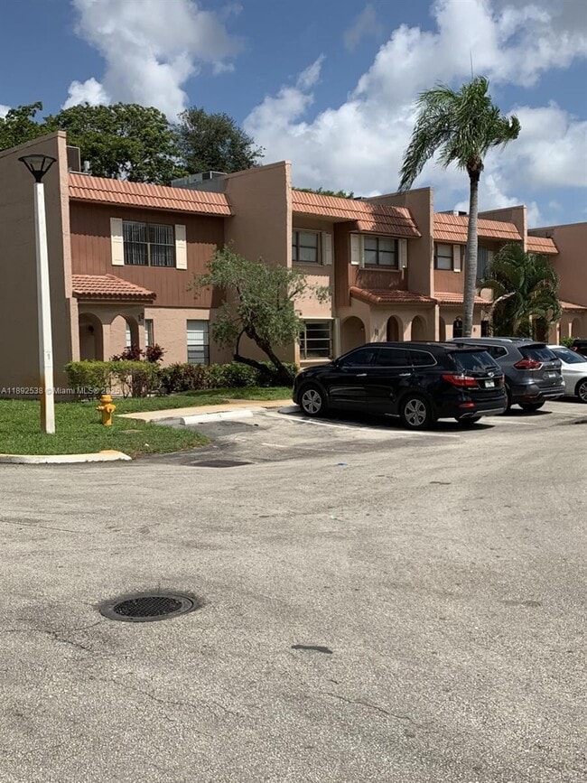 Building Photo - 11 Madrid Ln