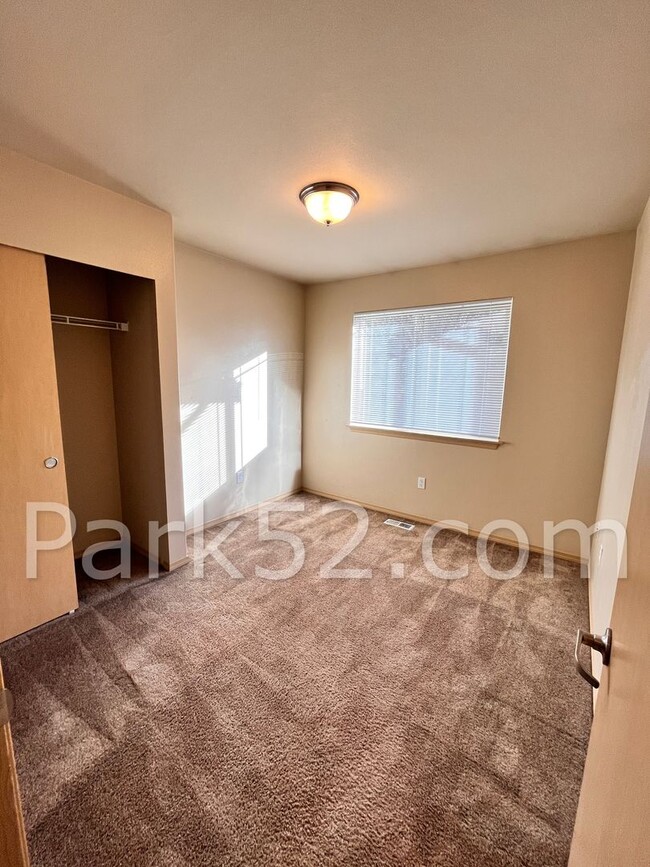 Building Photo - 3-Bedroom Duplex Home - Gated Community - South Hill