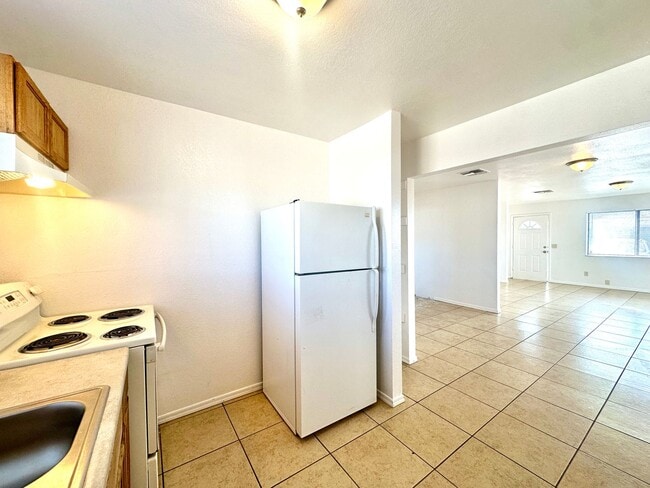 Building Photo - Alamo1185