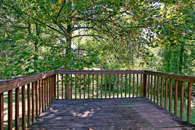 Building Photo - 707 Princeton Dr