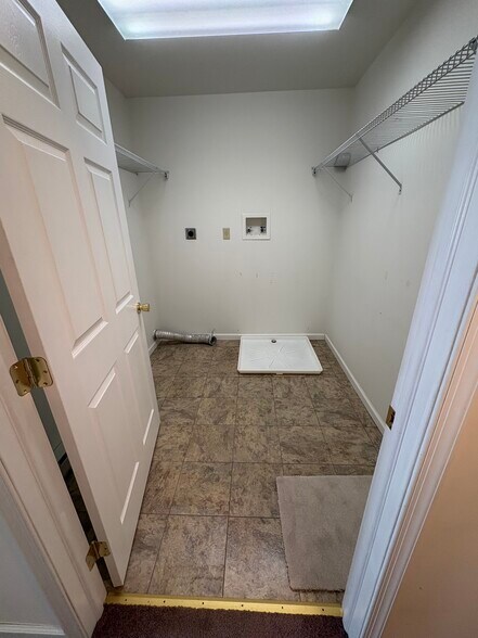 Laundry room - 248 State St