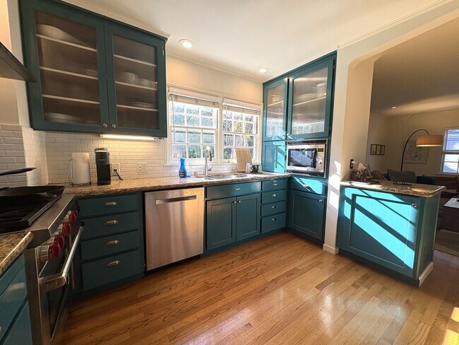 Building Photo - Stunning Home with Loft-Style ADU & Outdoor Amenities