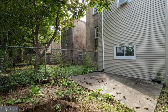 Building Photo - 1415 N 18th St
