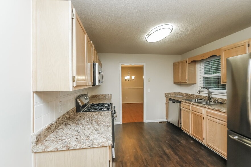 Building Photo - 2624 Loring Rd NW