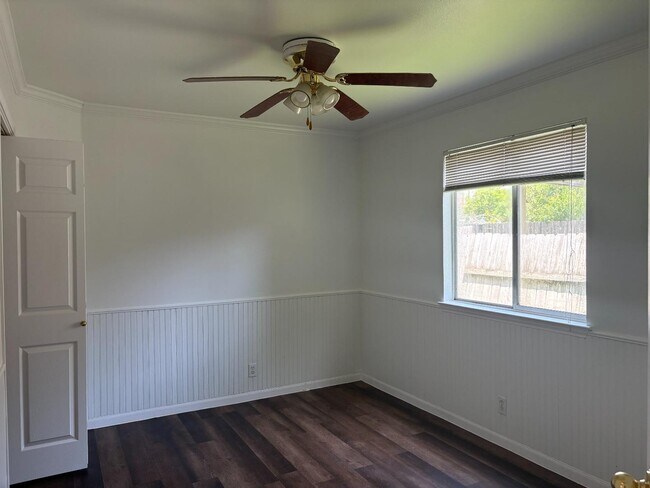 Building Photo - 21112 Derby Day Ave