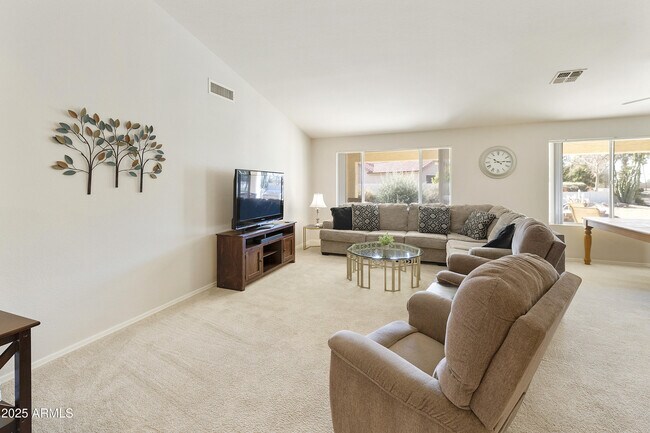 Building Photo - 11115 E Bellflower Ct