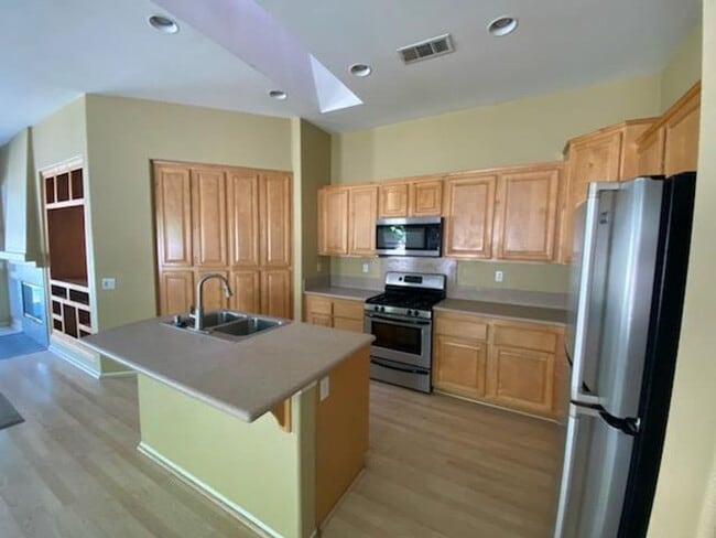 Building Photo - Beautiful Single Level Home in Paseo del Sol with 3 Bedrooms and Office/Den