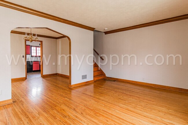 Building Photo - Unique 2Bd/1 Ba Duplex | Blackstone District