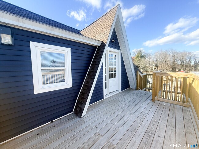 Building Photo - 55 Channing St