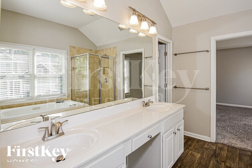 Building Photo - 112 Market Ln