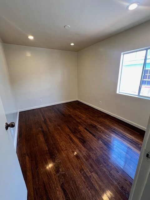 Building Photo - 1085 Amoroso Pl