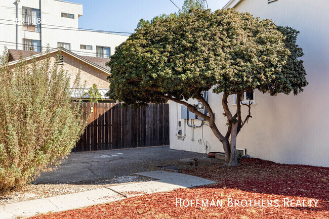 Building Photo - 12417 1/2 Chandler Blvd-A