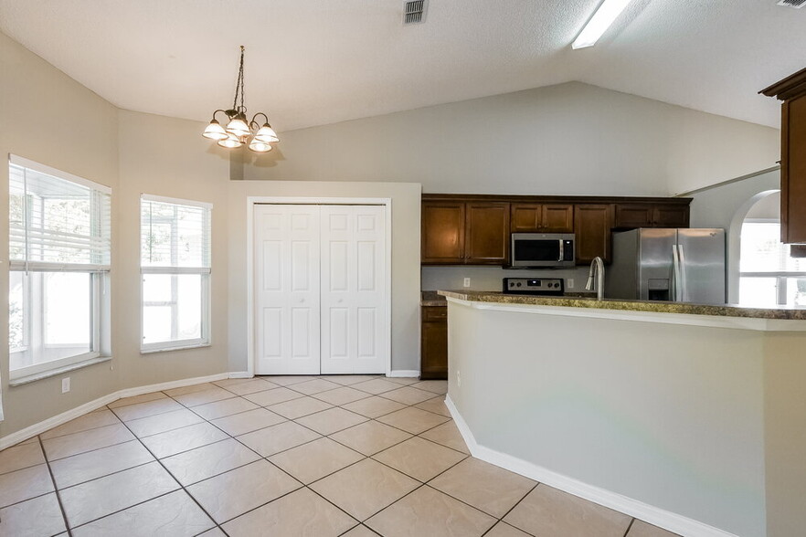 Building Photo - 467 Brightview Dr