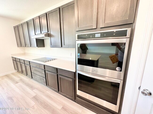 Building Photo - 12859 Logans Walk Ln