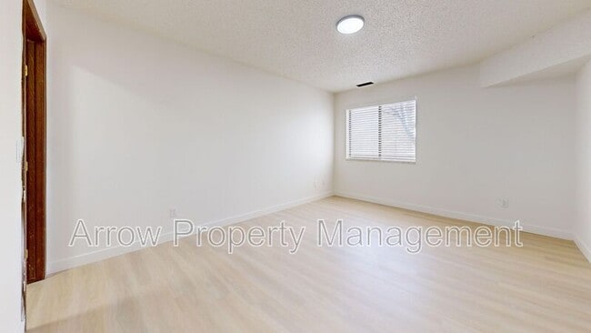 Building Photo - 203 E Arbor Ave