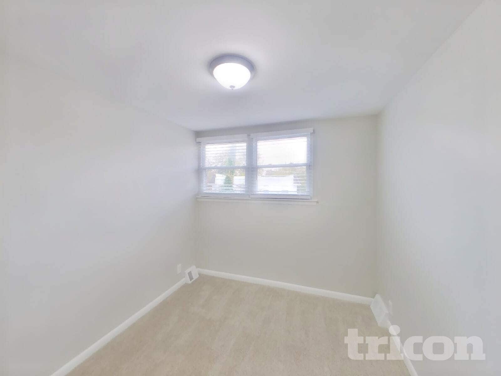 Building Photo - 137 Crum Creek Dr