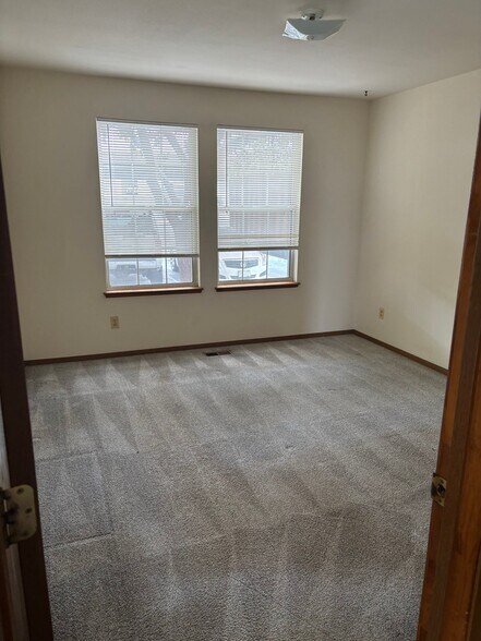 Building Photo - 3769 E 121st Ave