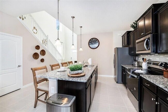 Building Photo - 2482 Dubai St