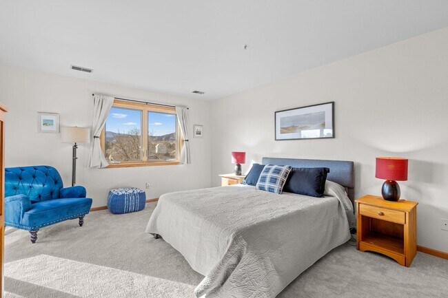 Building Photo - Flatiron View Retreat with Vaulted Ceilings & Private Balcony