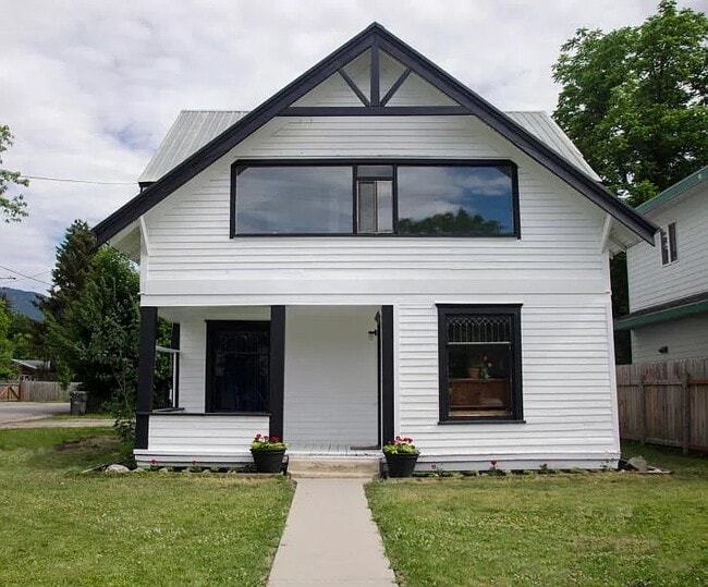 Building Photo - 1220 W Superior St