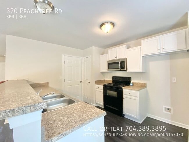 Building Photo - 320 Peachtree Rd