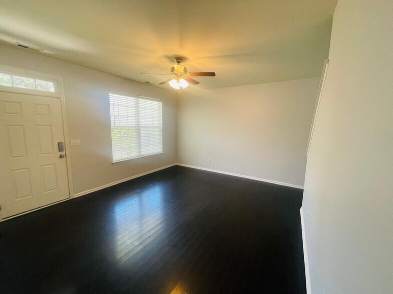 Building Photo - 3819 Fircrest Dr