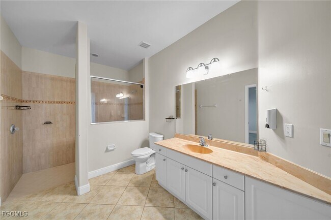 Building Photo - 621 NW 37th Ave